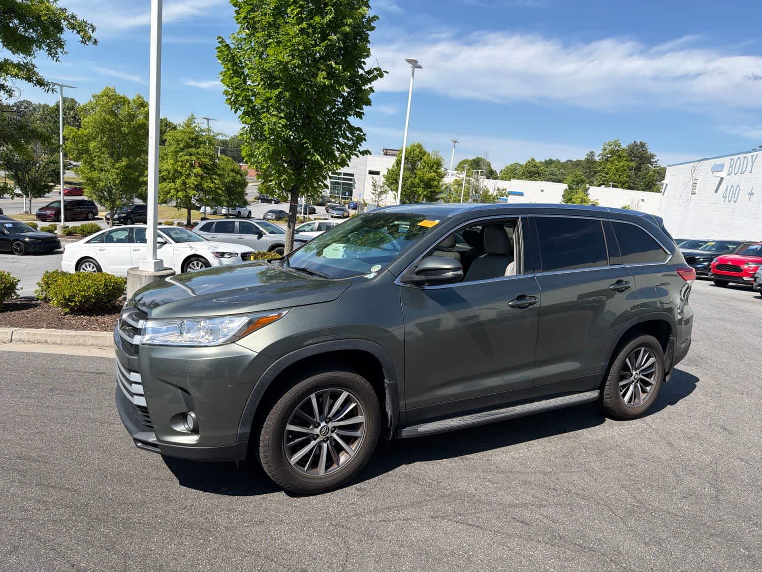 Thumbnail: 2019 Toyota Highlander - 4