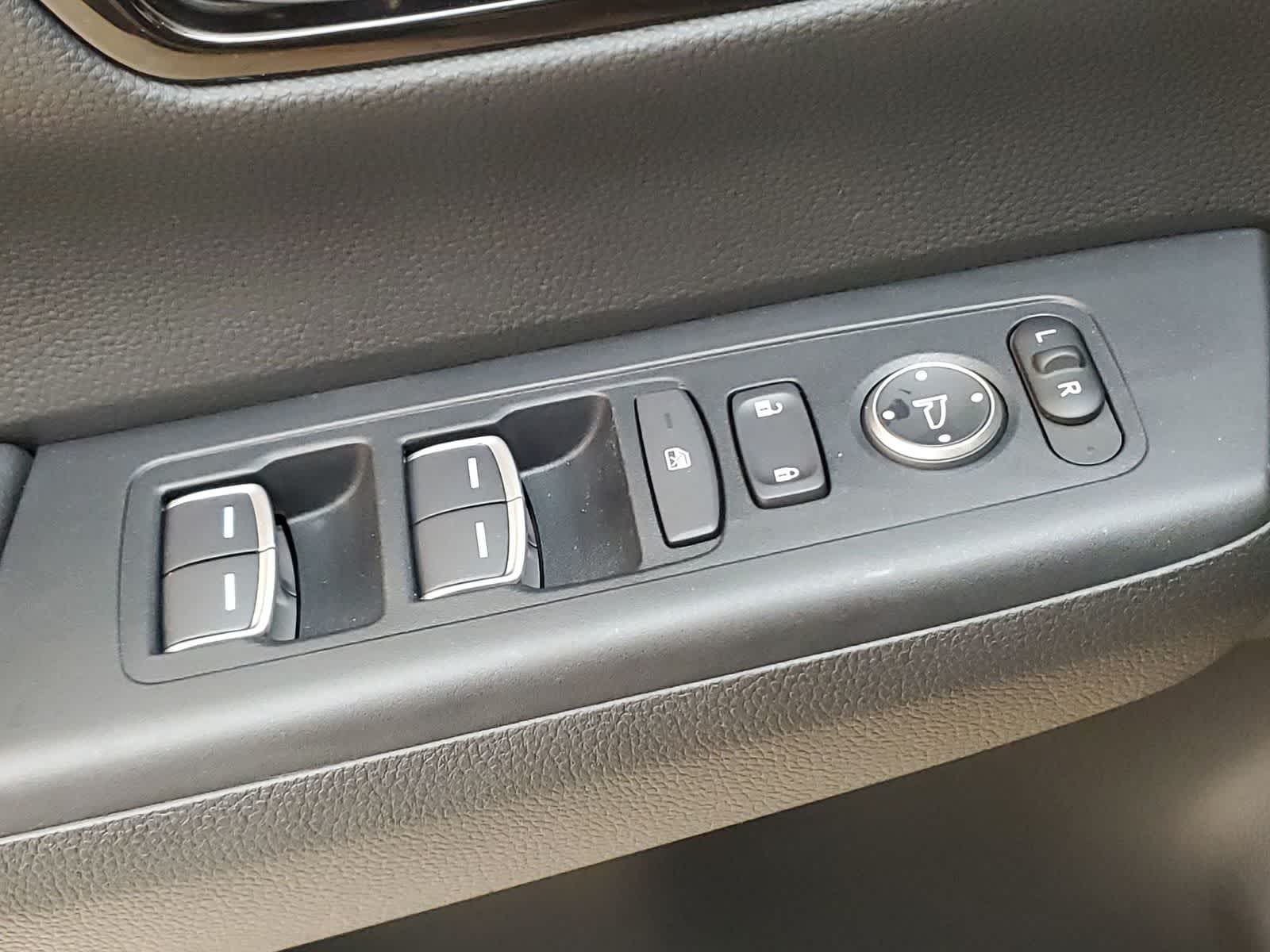 Thumbnail: 2023 Honda CR-V - 18