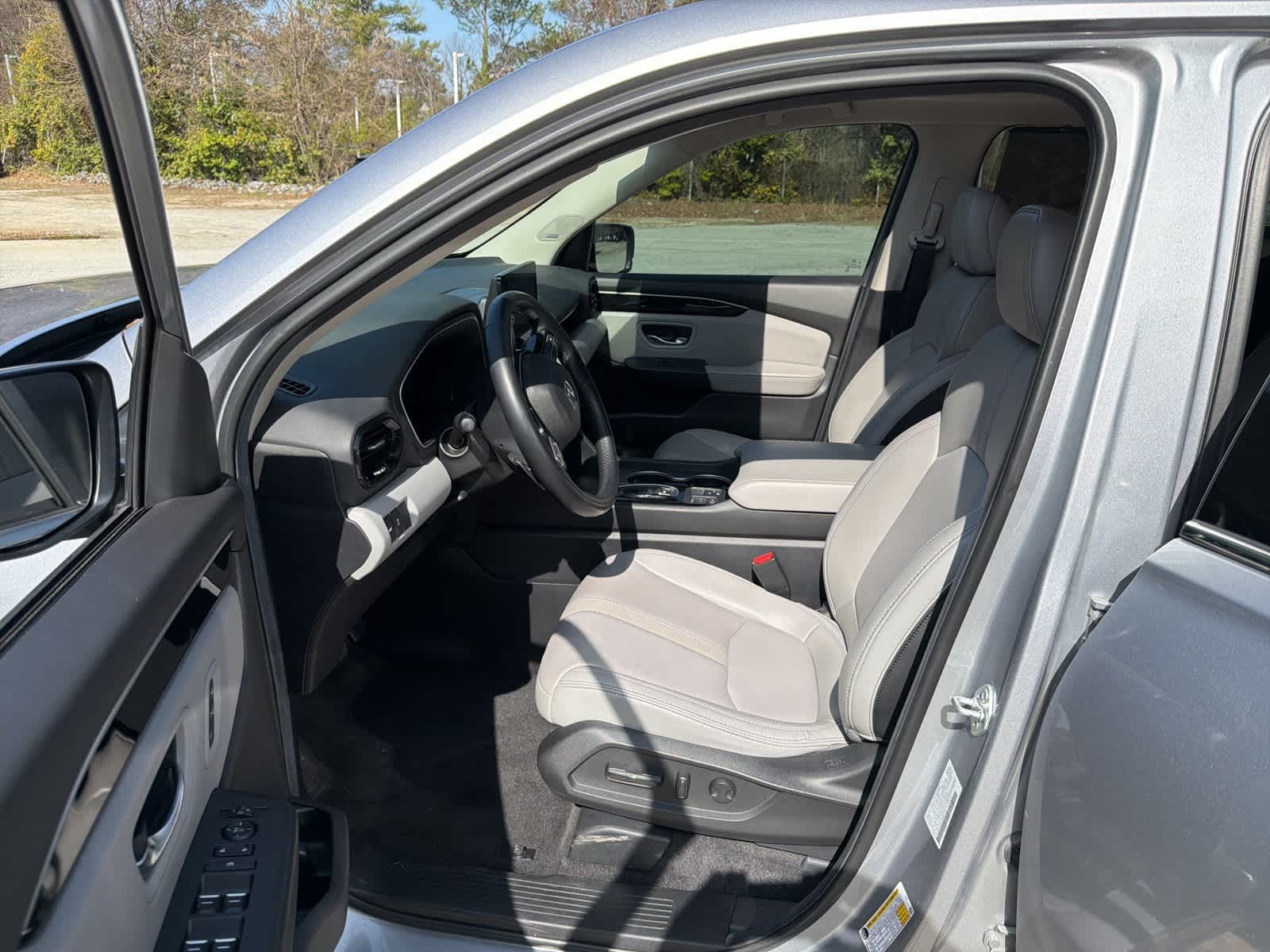 Thumbnail: 2025 Honda Pilot - 16