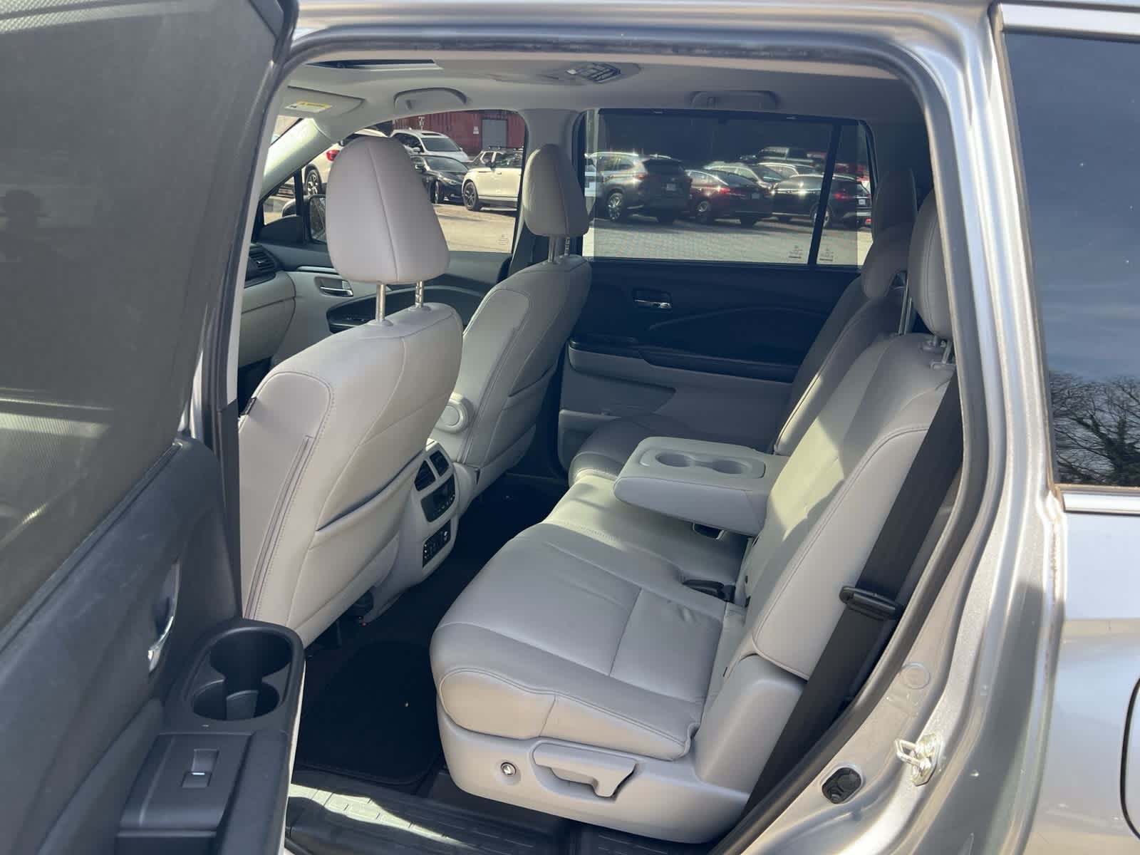 Thumbnail: 2018 Honda Pilot - 15