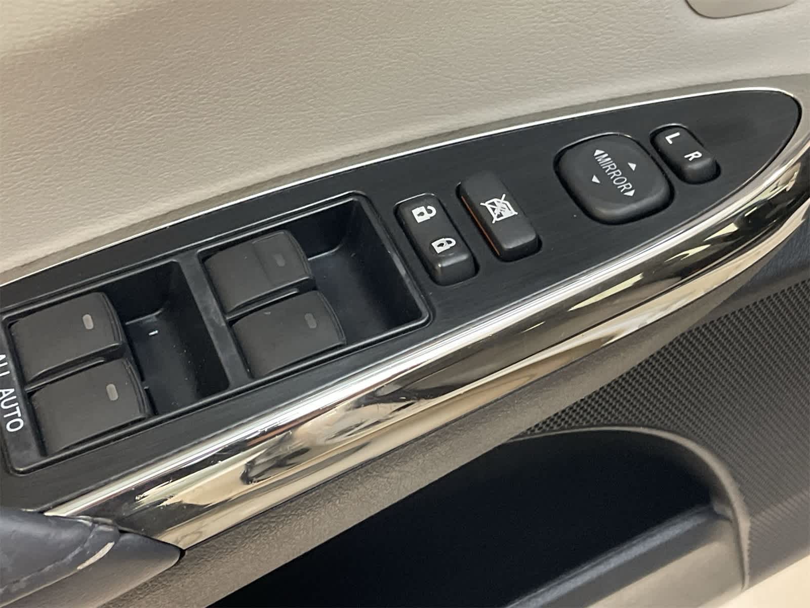 Thumbnail: 2014 Toyota Avalon - 17