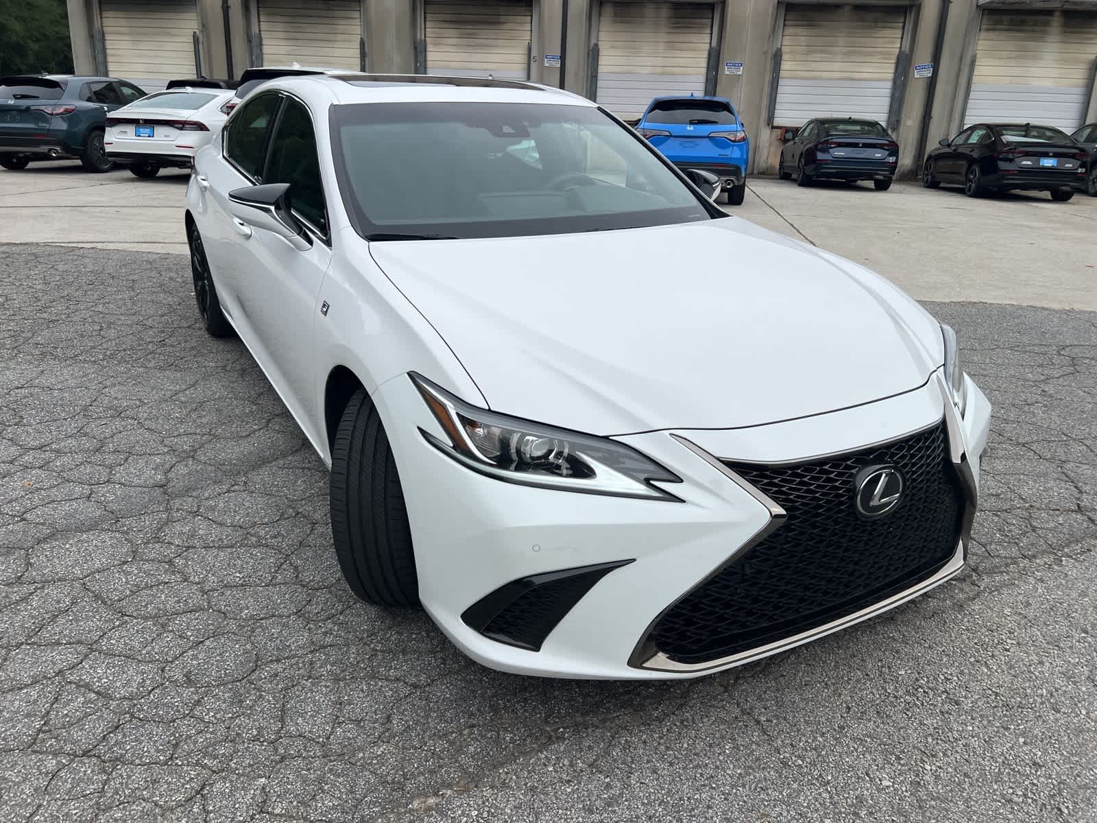 Thumbnail: 2022 Lexus ES - 14