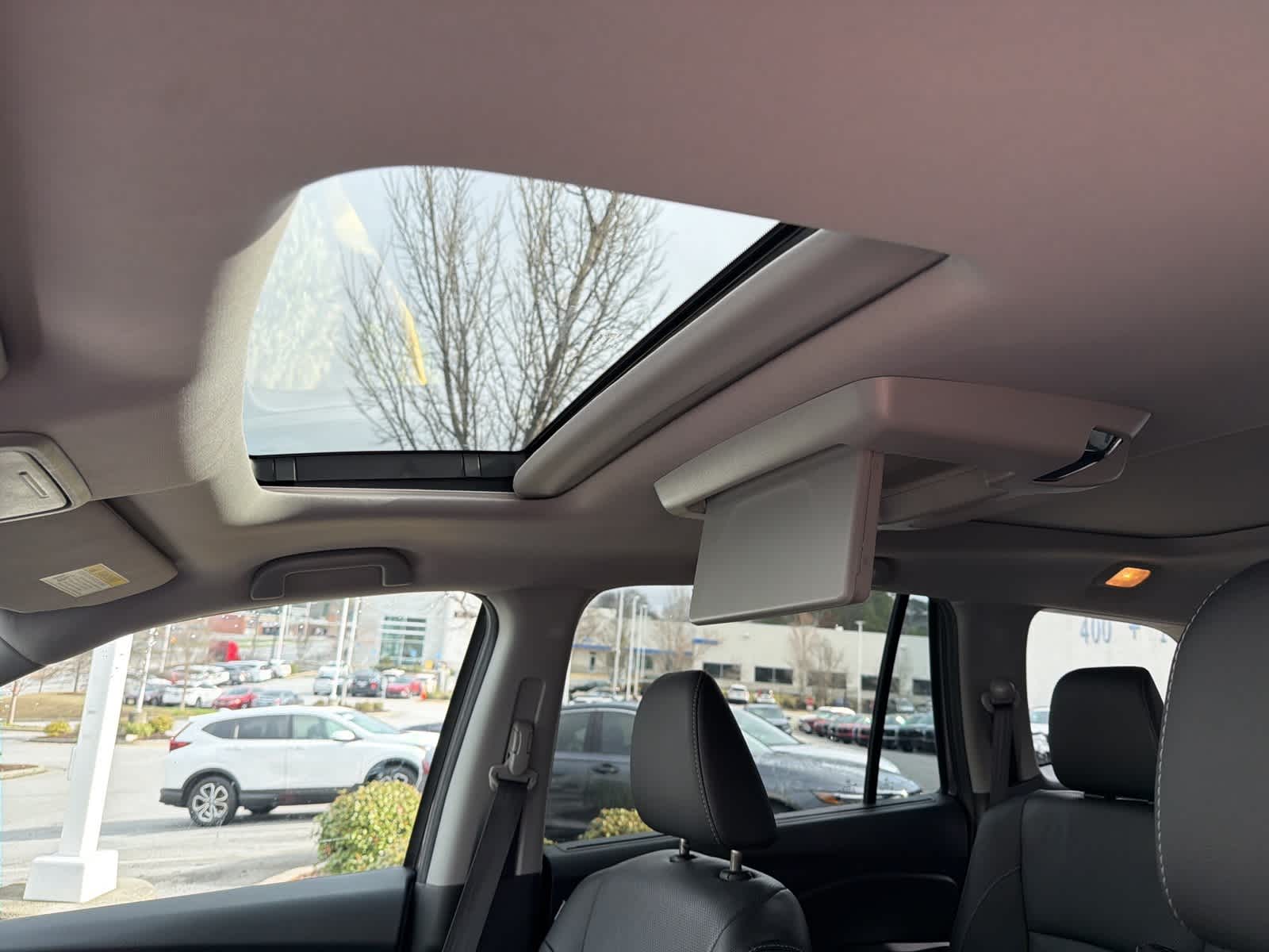 Thumbnail: 2022 Honda Pilot - 19