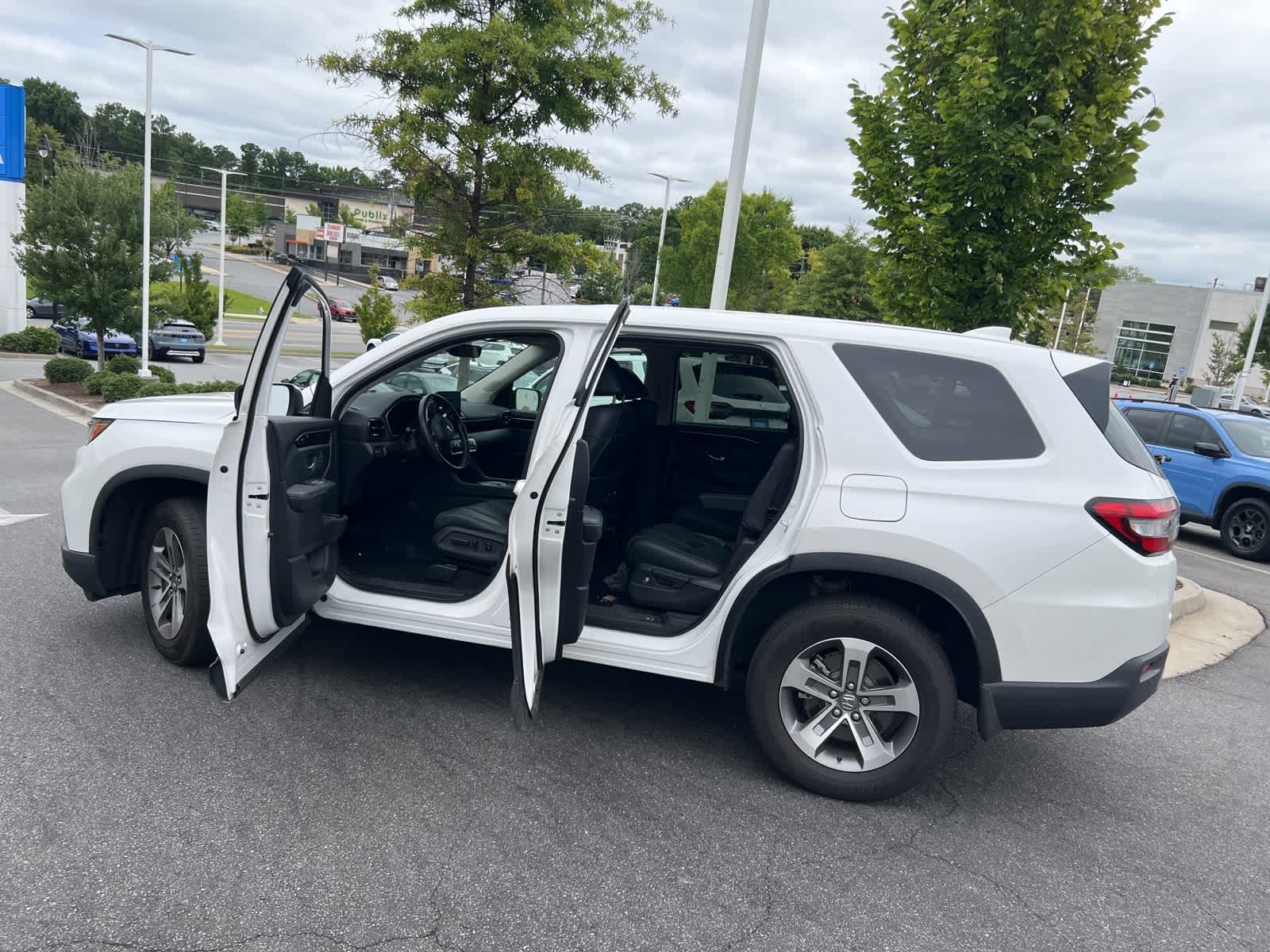 Thumbnail: 2023 Honda Pilot - 18