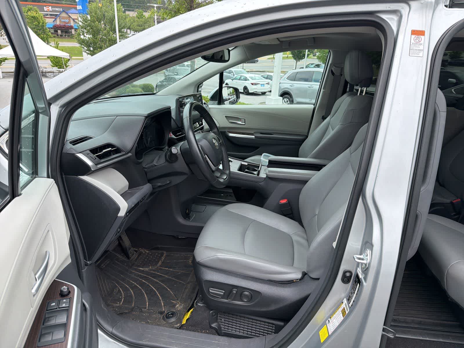 Thumbnail: 2023 Toyota Sienna - 16