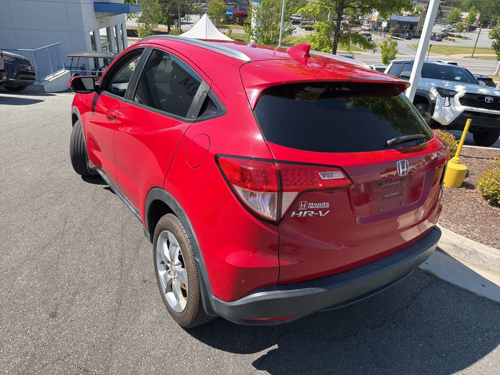 Thumbnail: 2016 Honda HR-V - 8