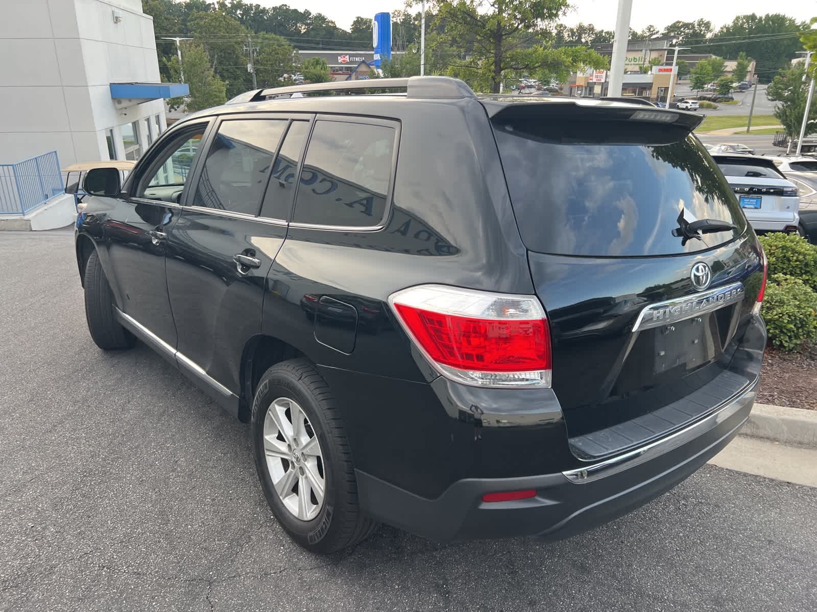 Thumbnail: 2011 Toyota Highlander - 8