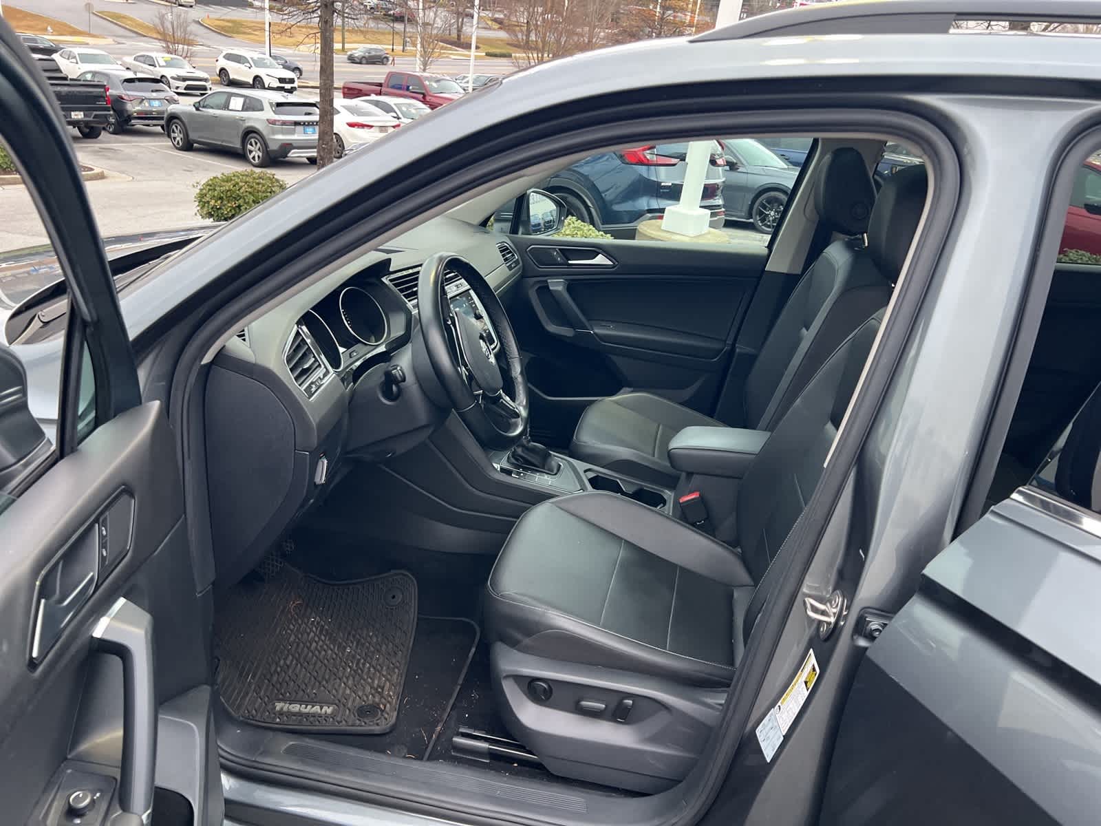 Thumbnail: 2018 Volkswagen Tiguan - 16