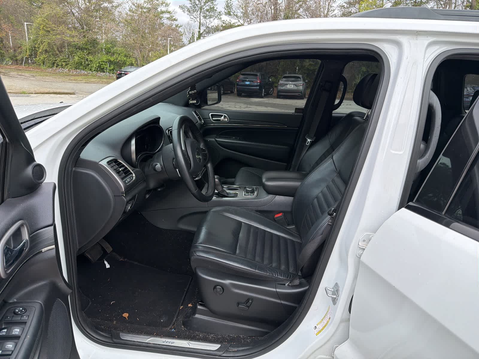 Thumbnail: 2019 Jeep Grand Cherokee - 16