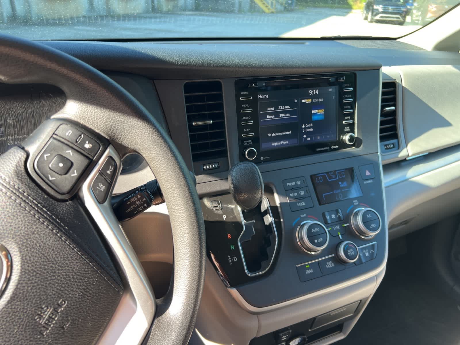 Thumbnail: 2020 Toyota Sienna - 21