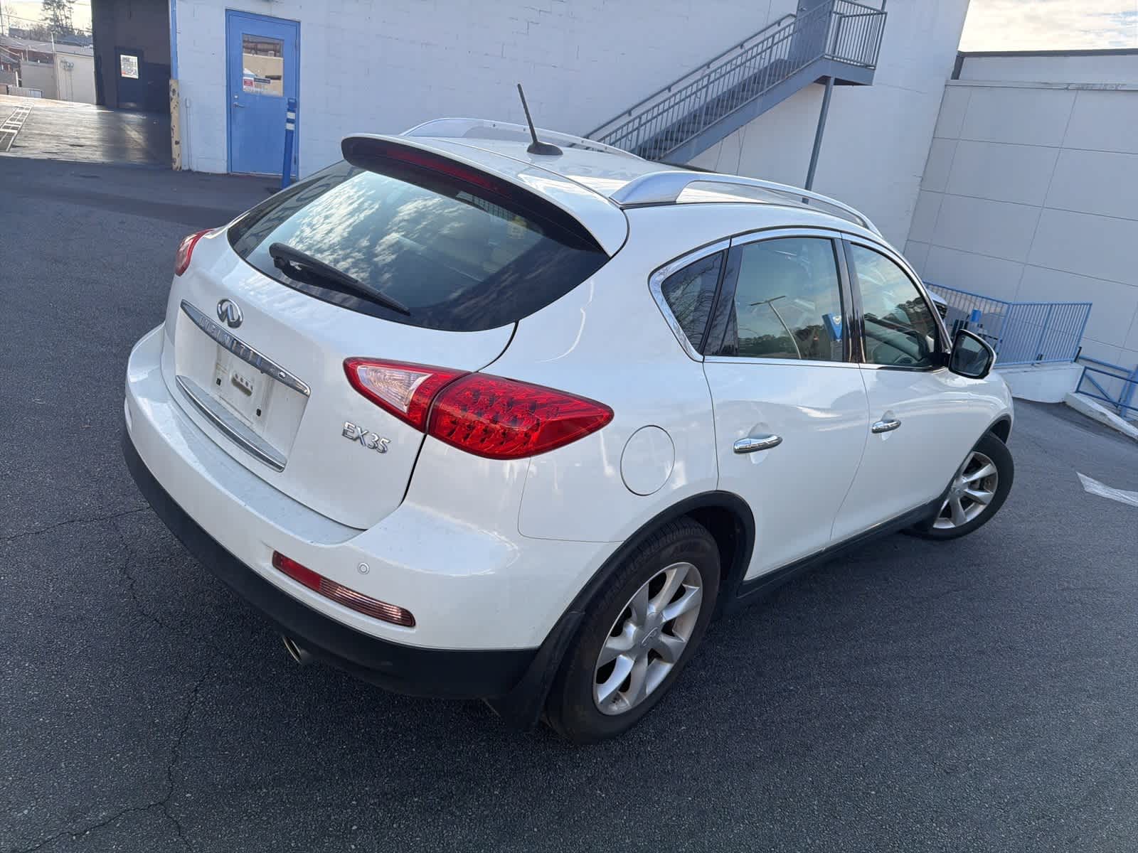 Thumbnail: 2009 INFINITI EX35 - 10