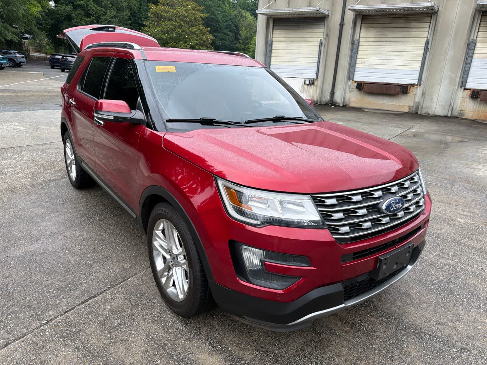 Thumbnail: 2016 Ford Explorer - 15