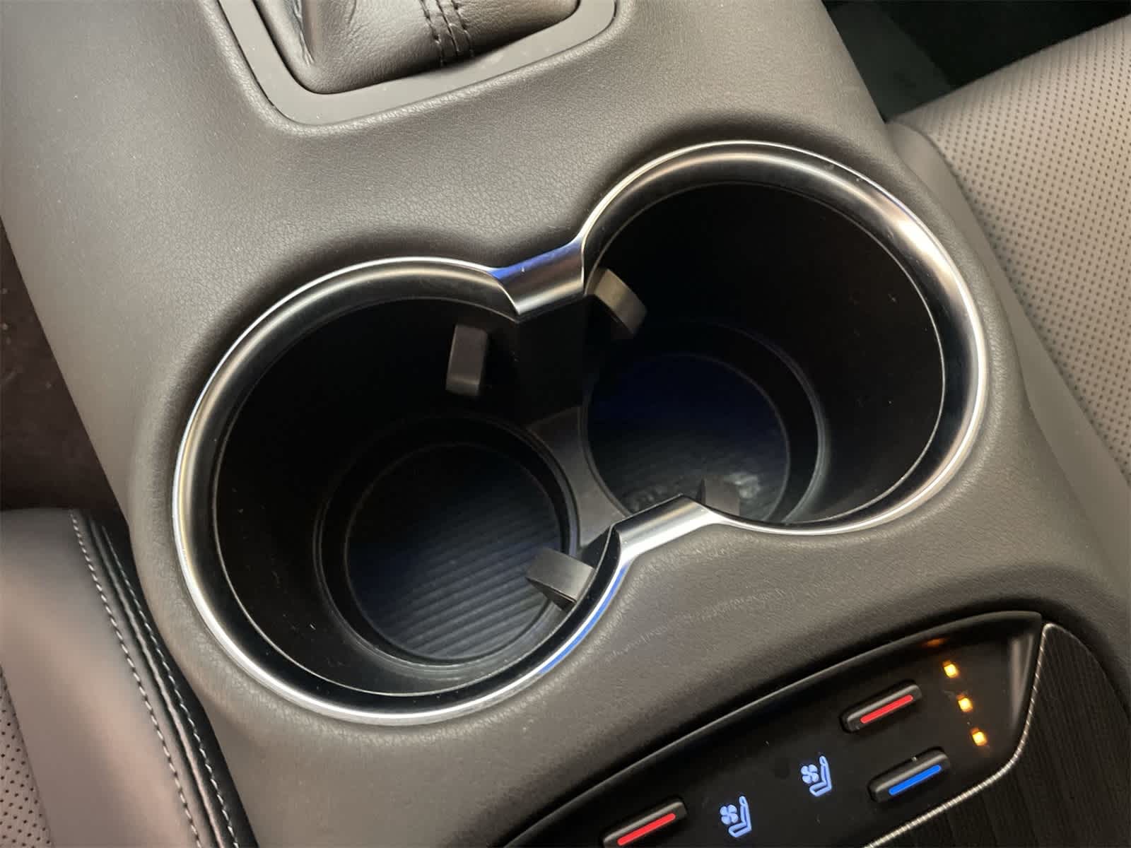 Thumbnail: 2021 Toyota Venza - 10