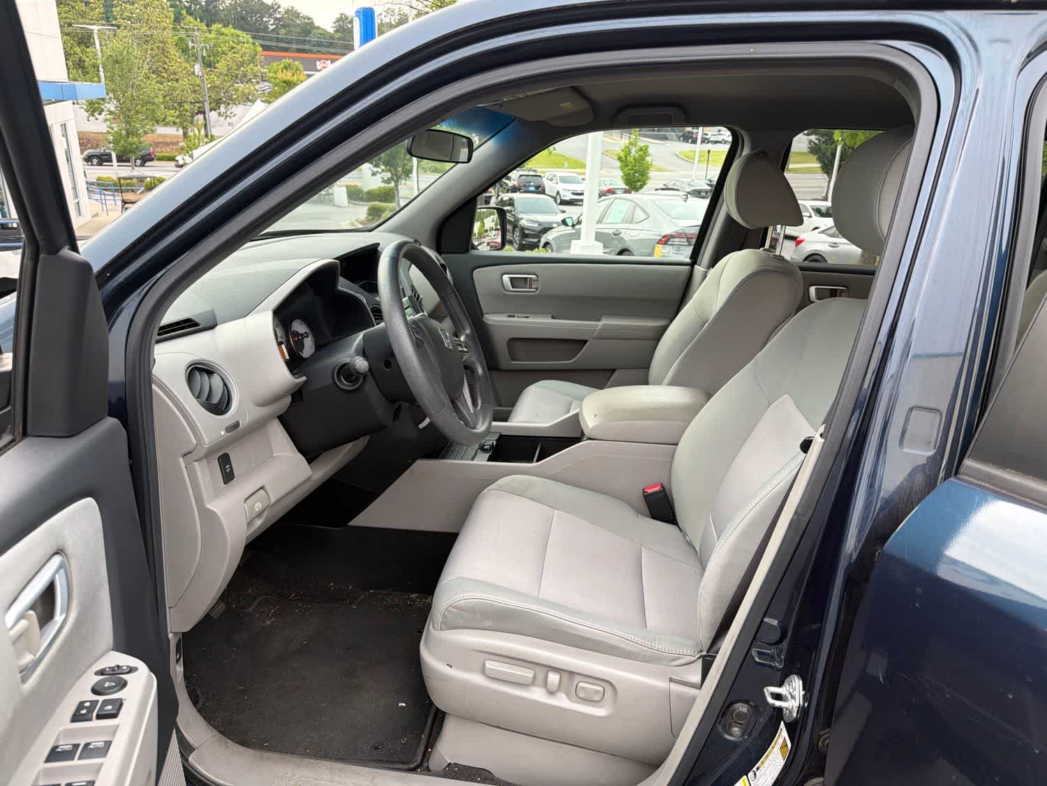 Thumbnail: 2011 Honda Pilot - 17
