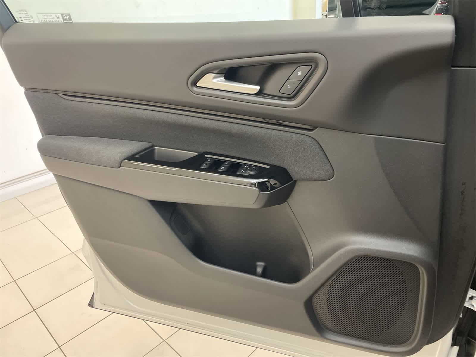 Thumbnail: 2025 Honda Prologue - 16