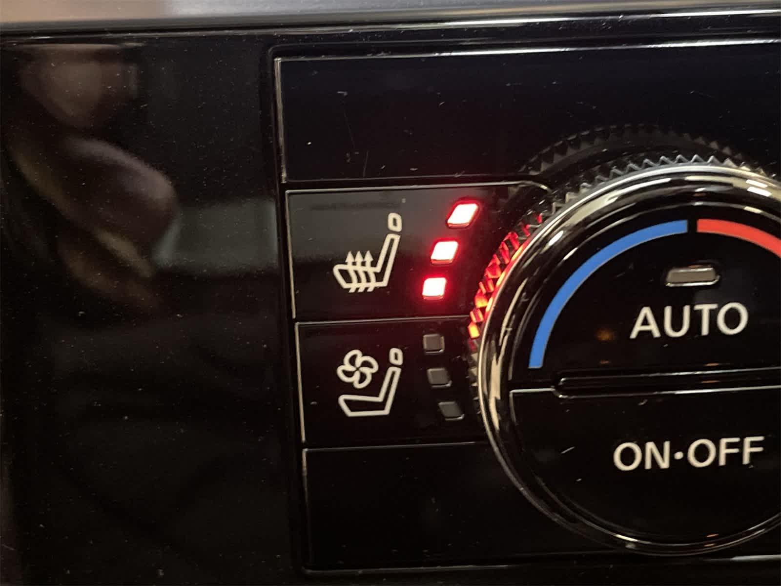 Thumbnail: 2023 Nissan Pathfinder - 7