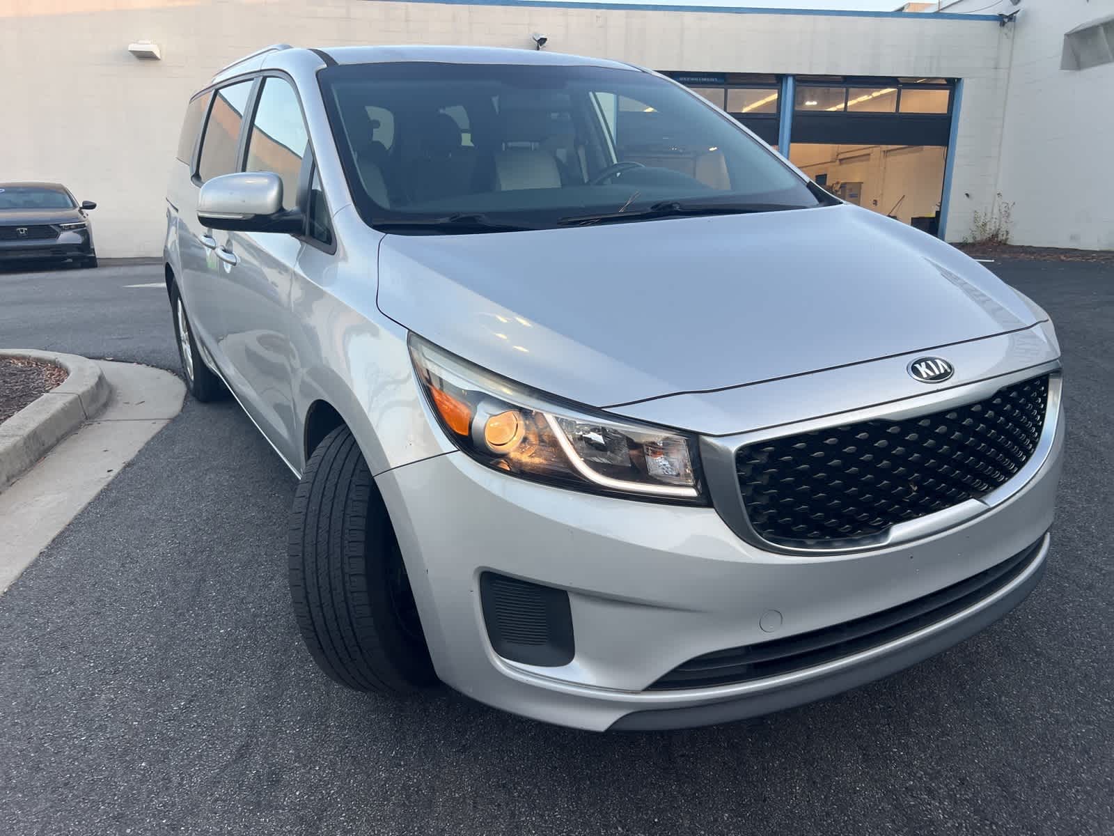 Thumbnail: 2016 Kia Sedona - 13