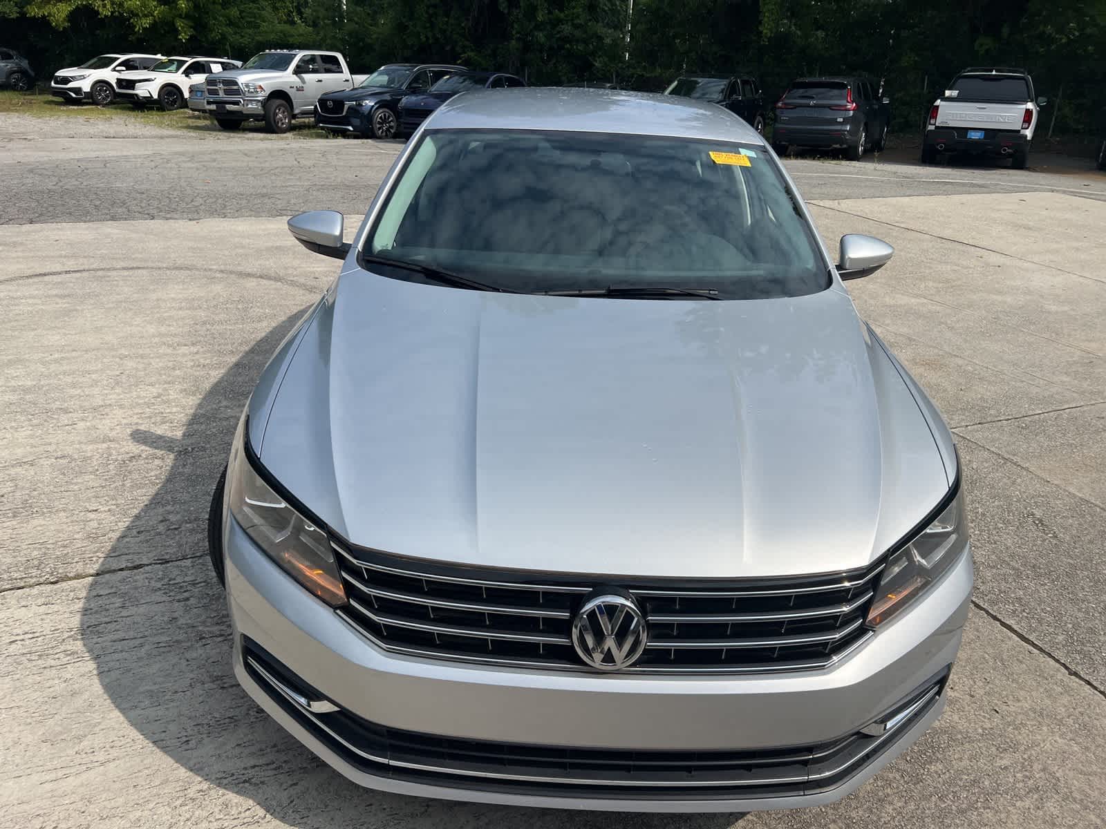 Thumbnail: 2016 Volkswagen Passat - 14