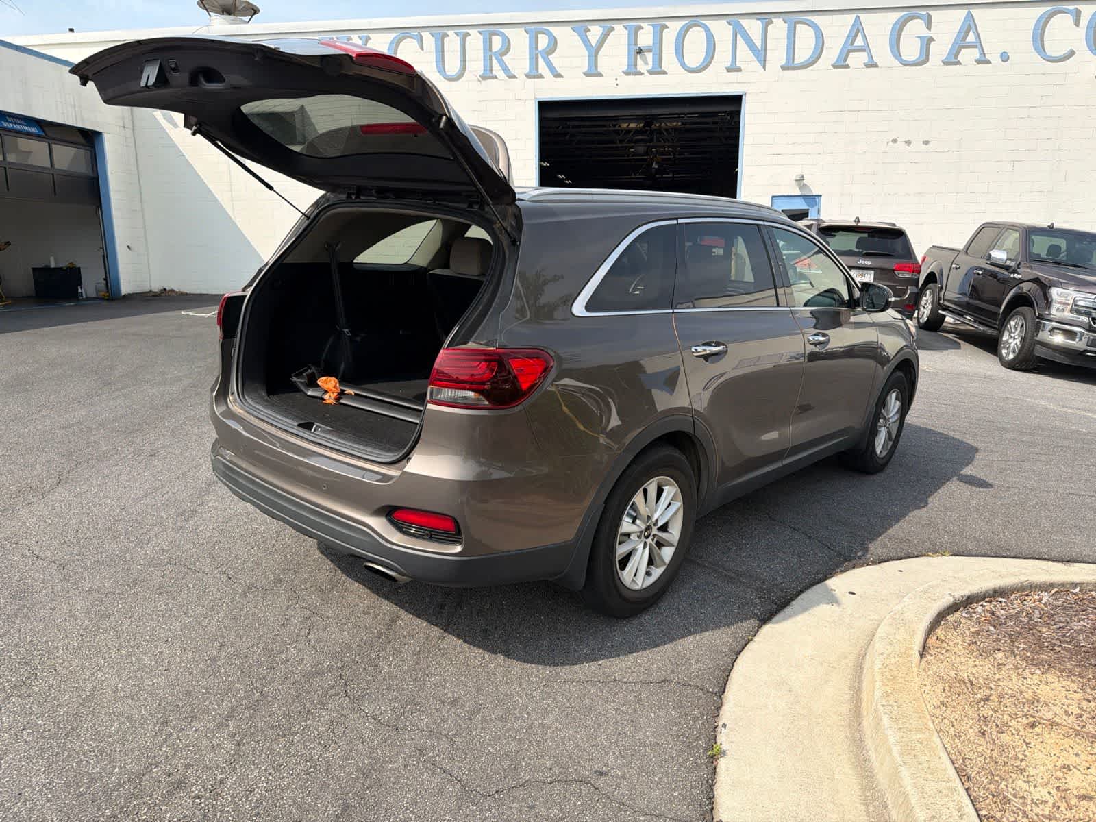 Thumbnail: 2019 Kia Sorento - 11