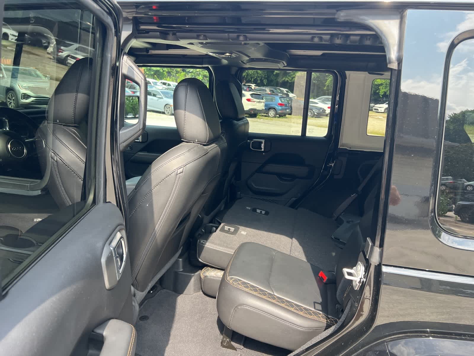Thumbnail: 2021 Jeep Wrangler - 14
