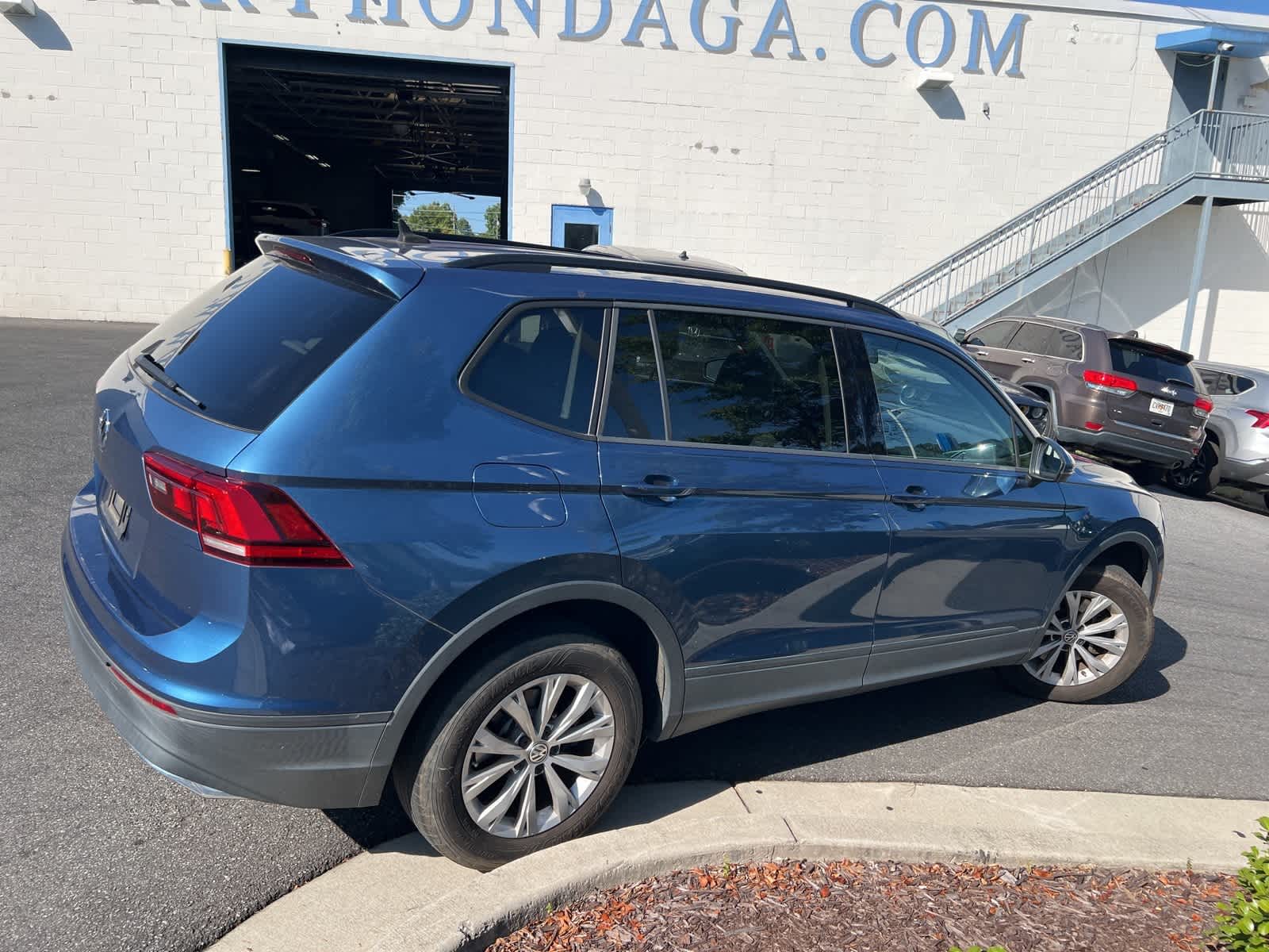 Thumbnail: 2020 Volkswagen Tiguan - 11