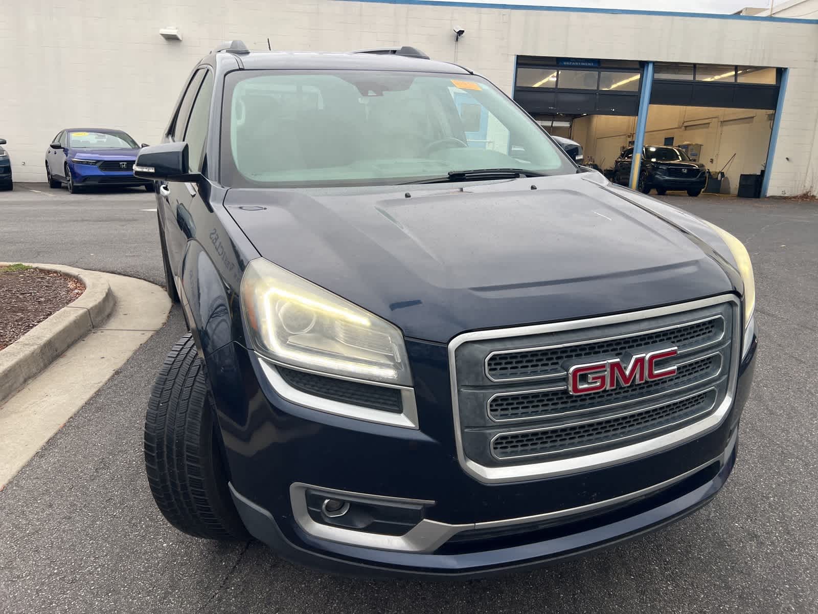 Thumbnail: 2015 GMC Acadia - 13