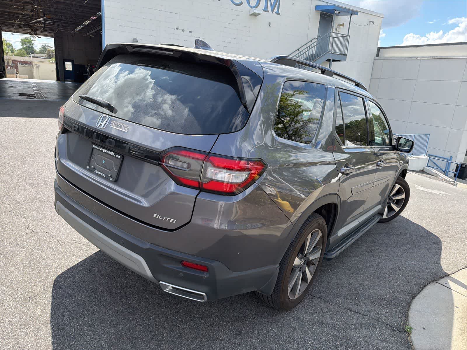 Thumbnail: 2023 Honda Pilot - 10