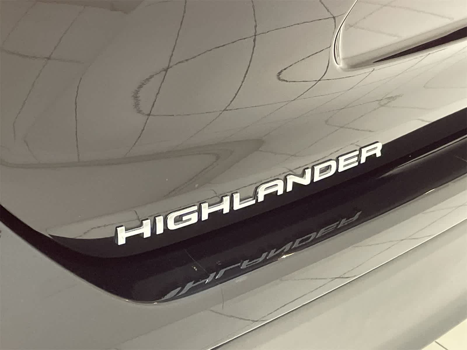 Thumbnail: 2022 Toyota Highlander - 19