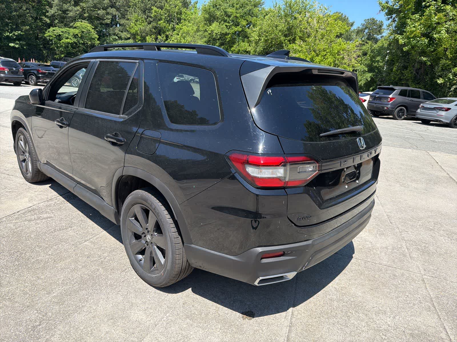 Thumbnail: 2023 Honda Pilot - 9