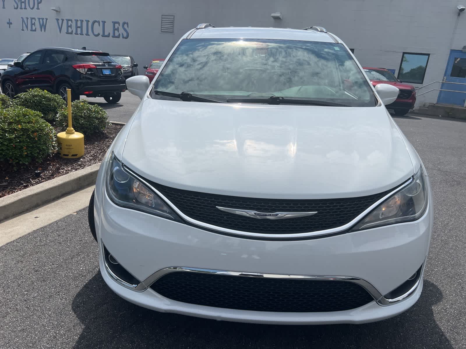 Thumbnail: 2019 Chrysler Pacifica - 13