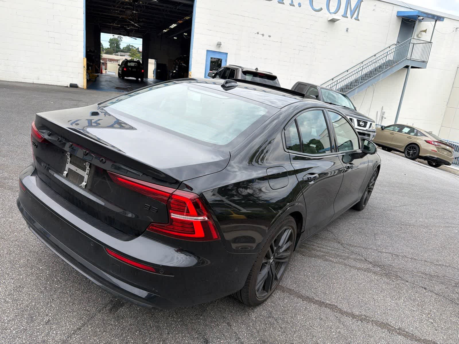 Thumbnail: 2024 Volvo S60 - 11