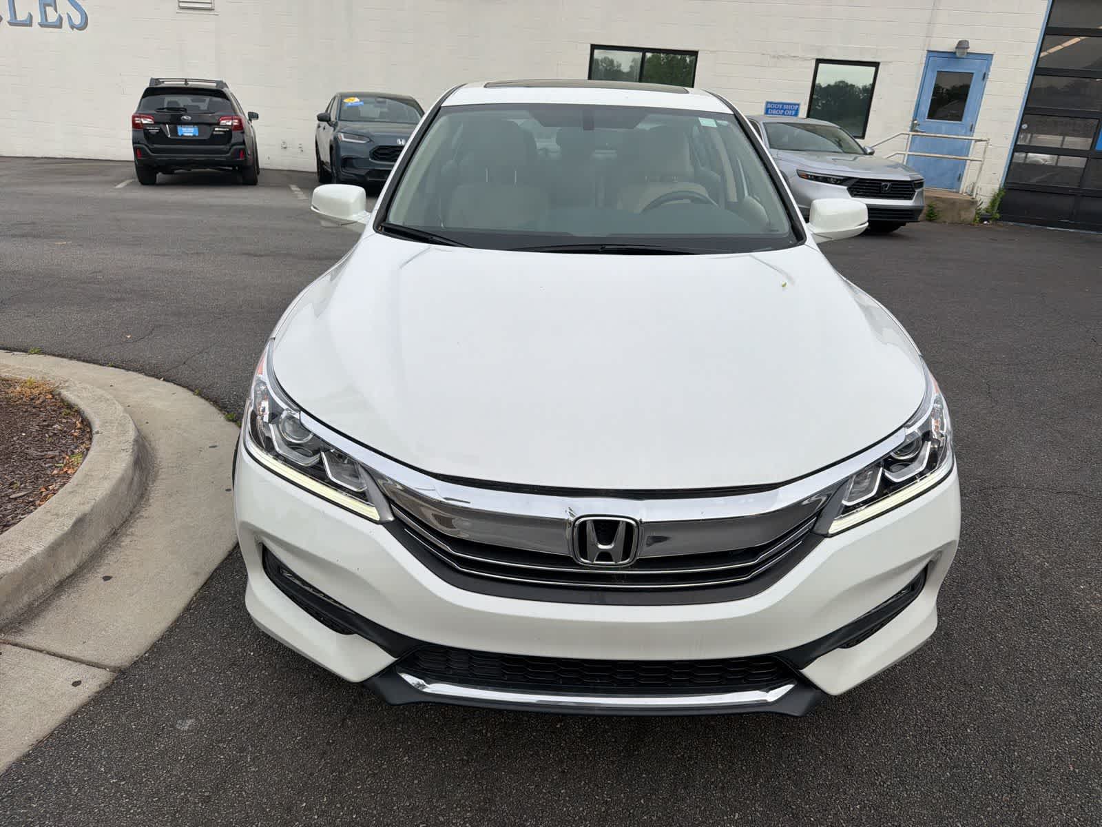 Thumbnail: 2016 Honda Accord - 14