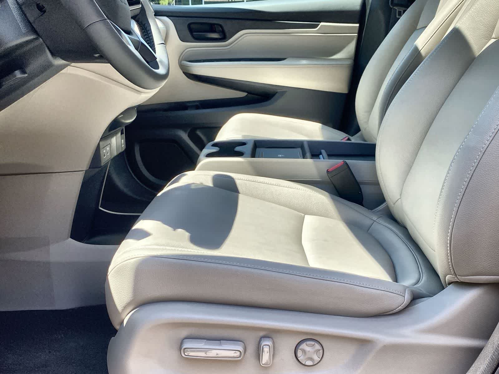 Thumbnail: 2026 Honda Odyssey - 13