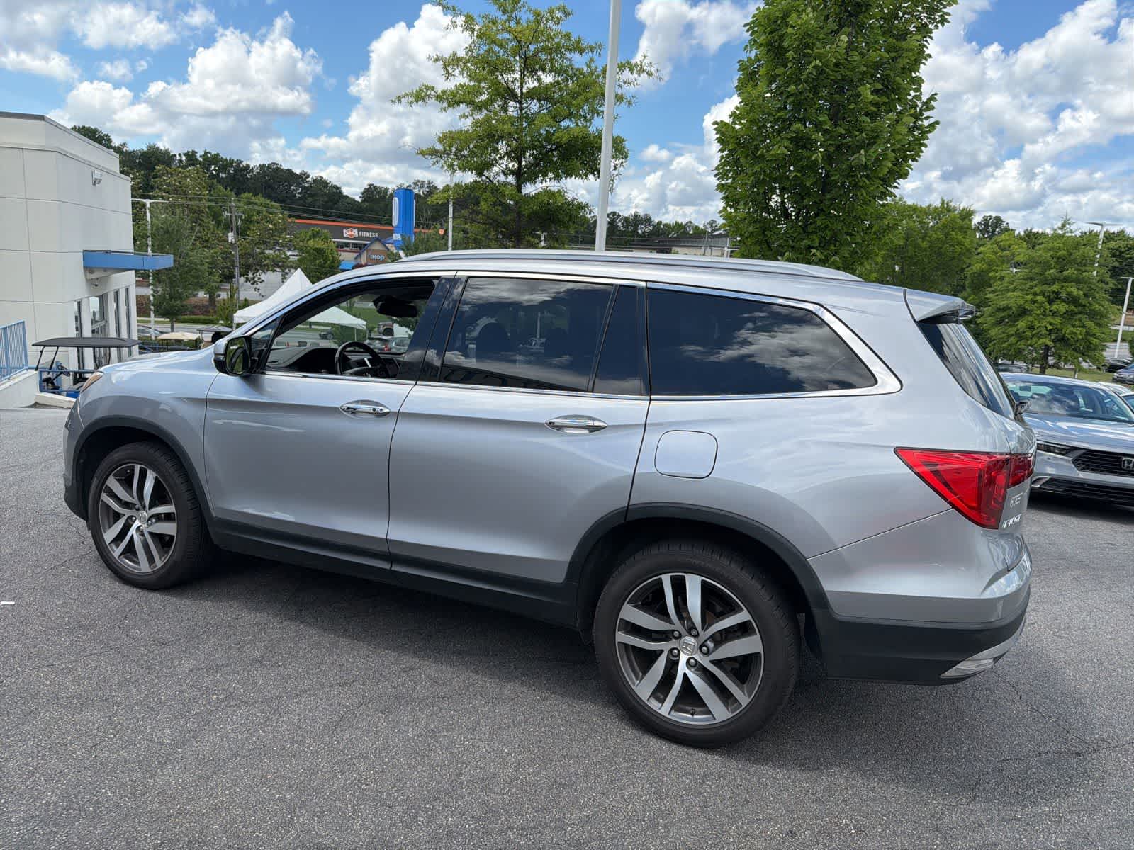 Thumbnail: 2016 Honda Pilot - 8