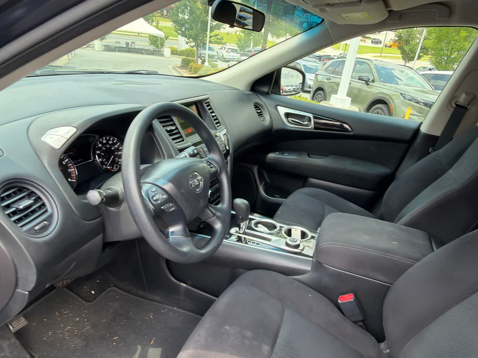 Thumbnail: 2016 Nissan Pathfinder - 22