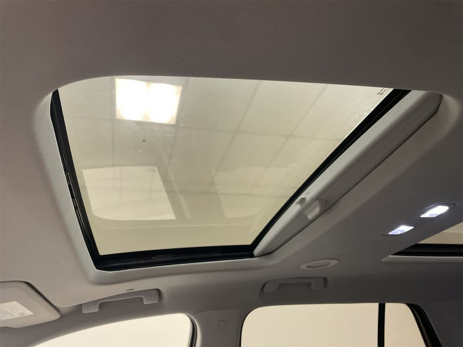 Thumbnail: 2020 Chevrolet Traverse - 3