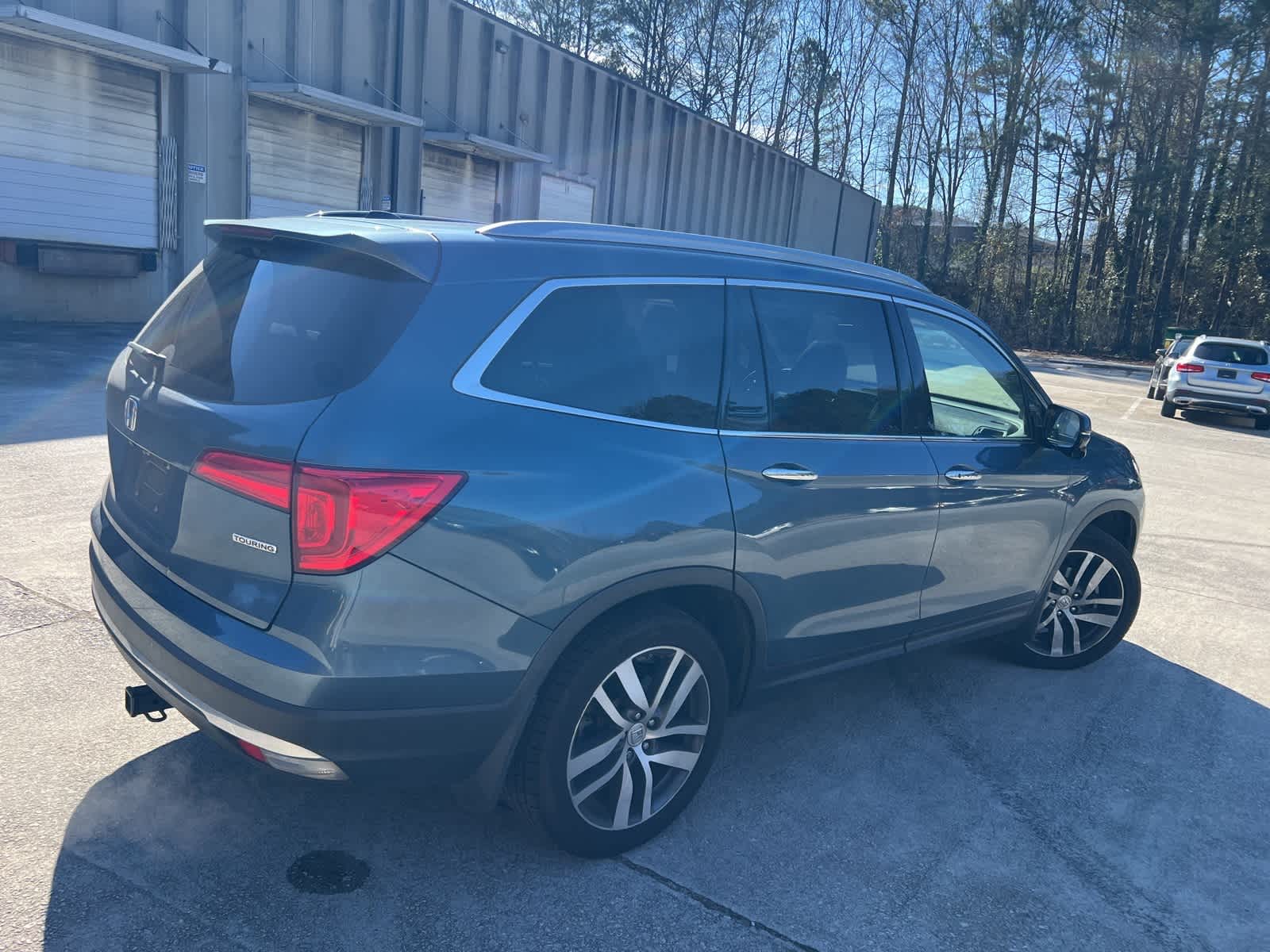 Thumbnail: 2017 Honda Pilot - 10