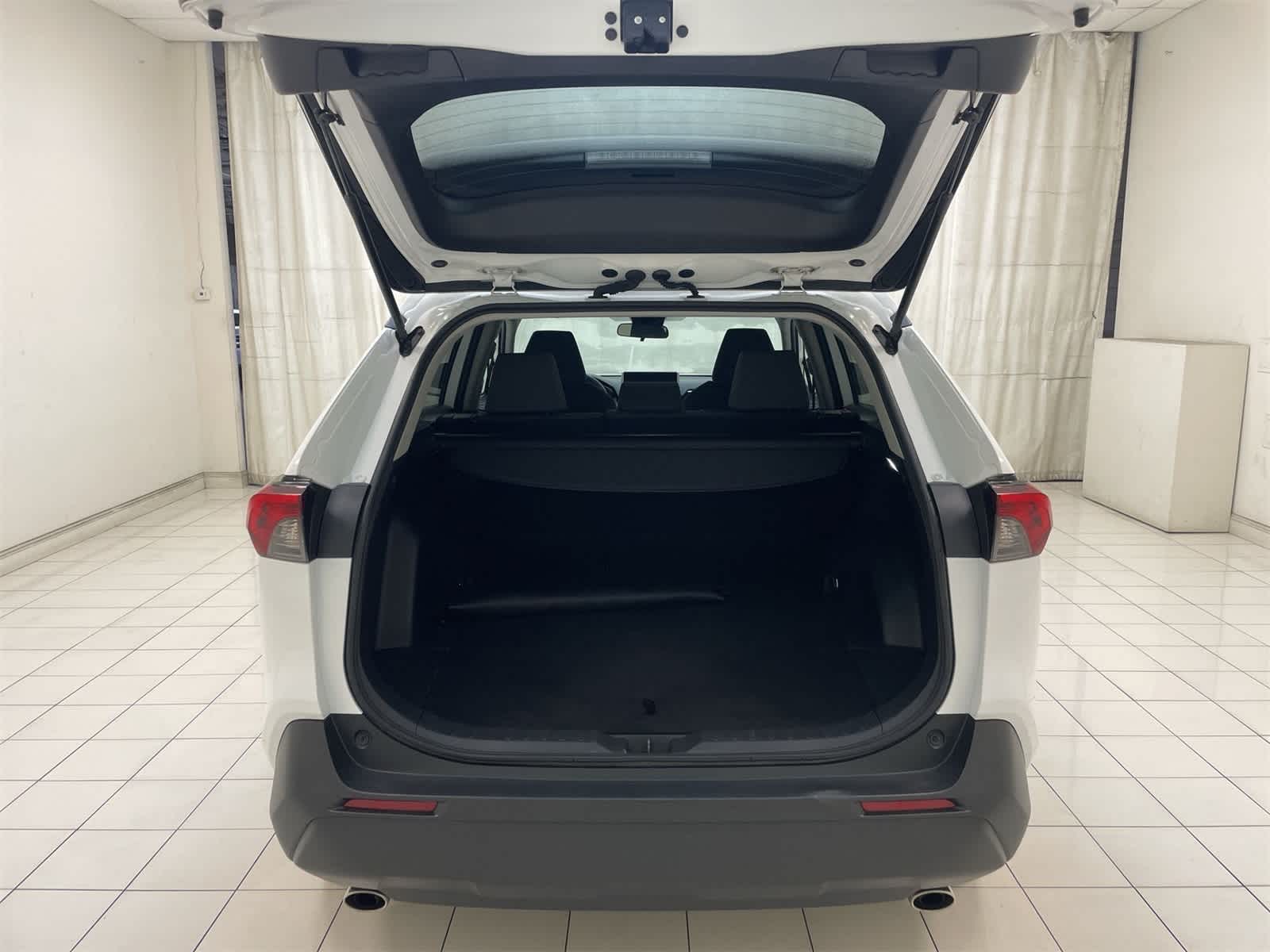 Thumbnail: 2023 Toyota RAV4 - 20