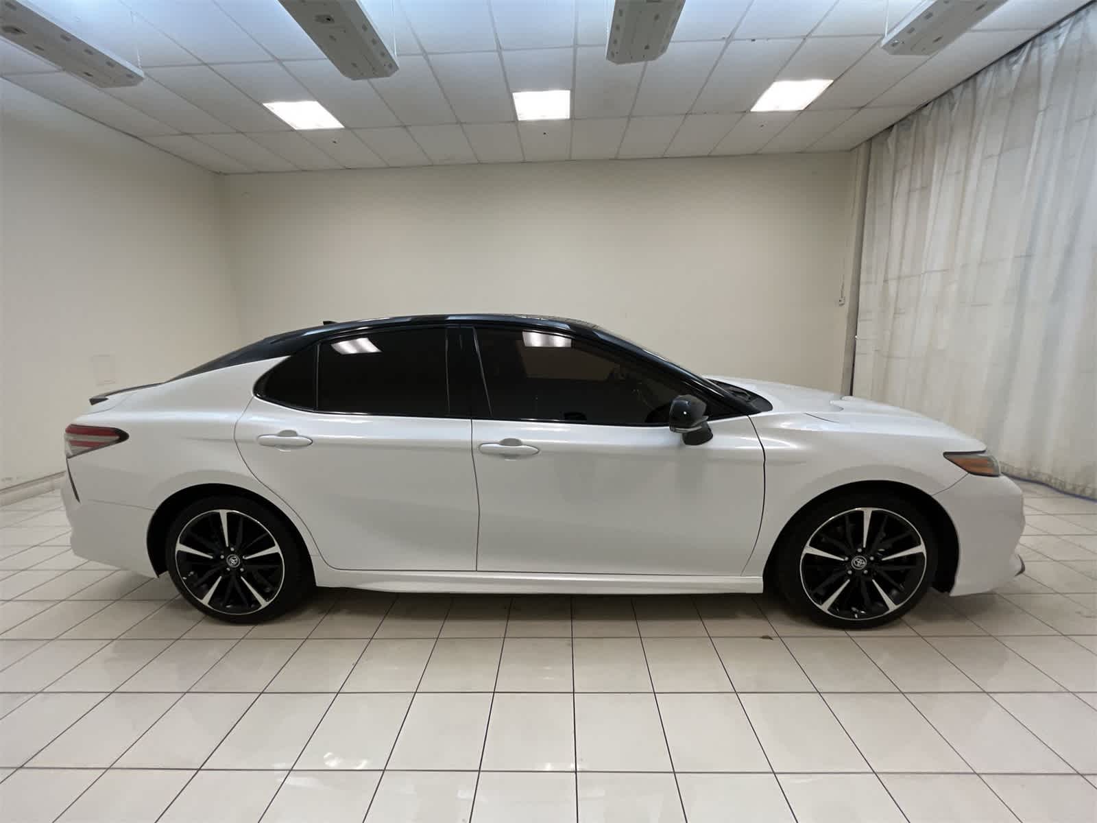 Thumbnail: 2019 Toyota Camry - 25