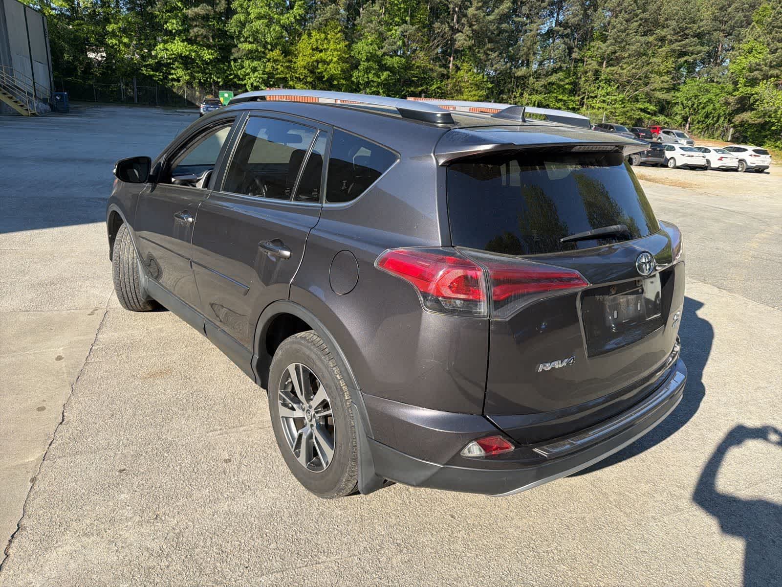 Thumbnail: 2018 Toyota RAV4 - 8