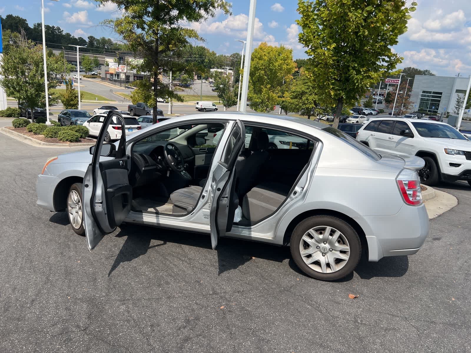 Thumbnail: 2012 Nissan Sentra - 18