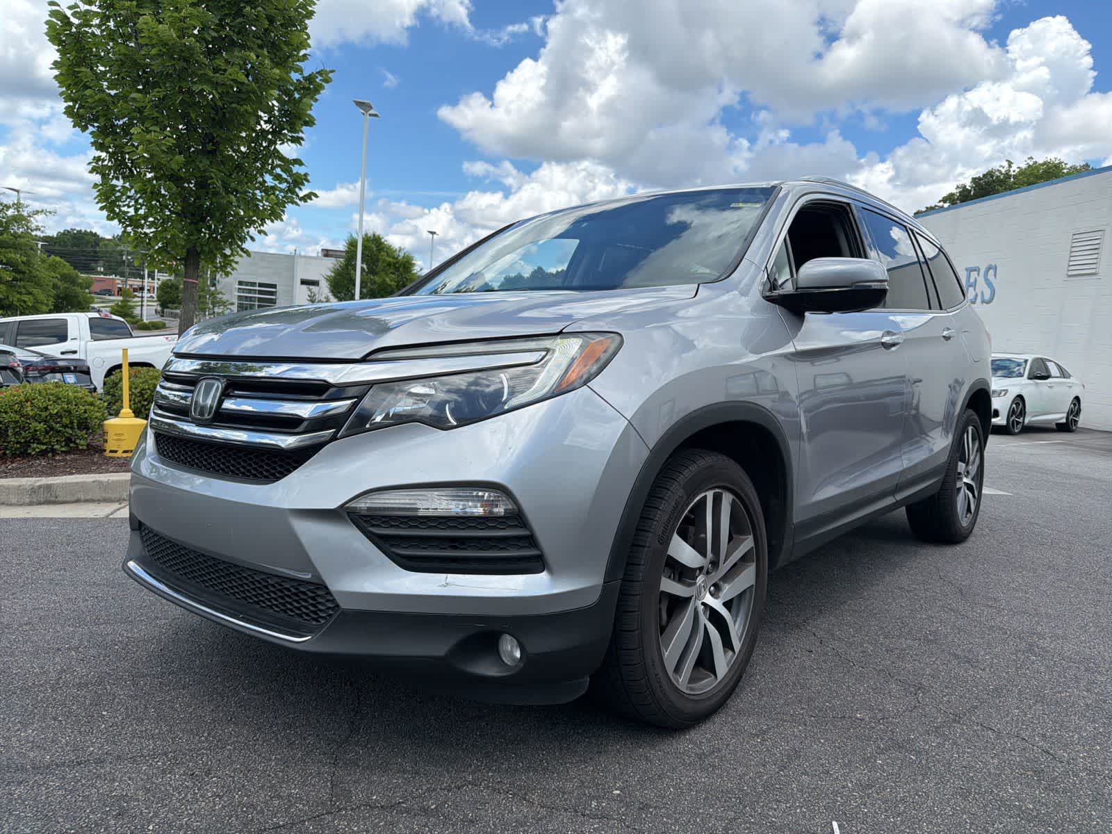 2016 Honda Pilot 4WD Elite's photo