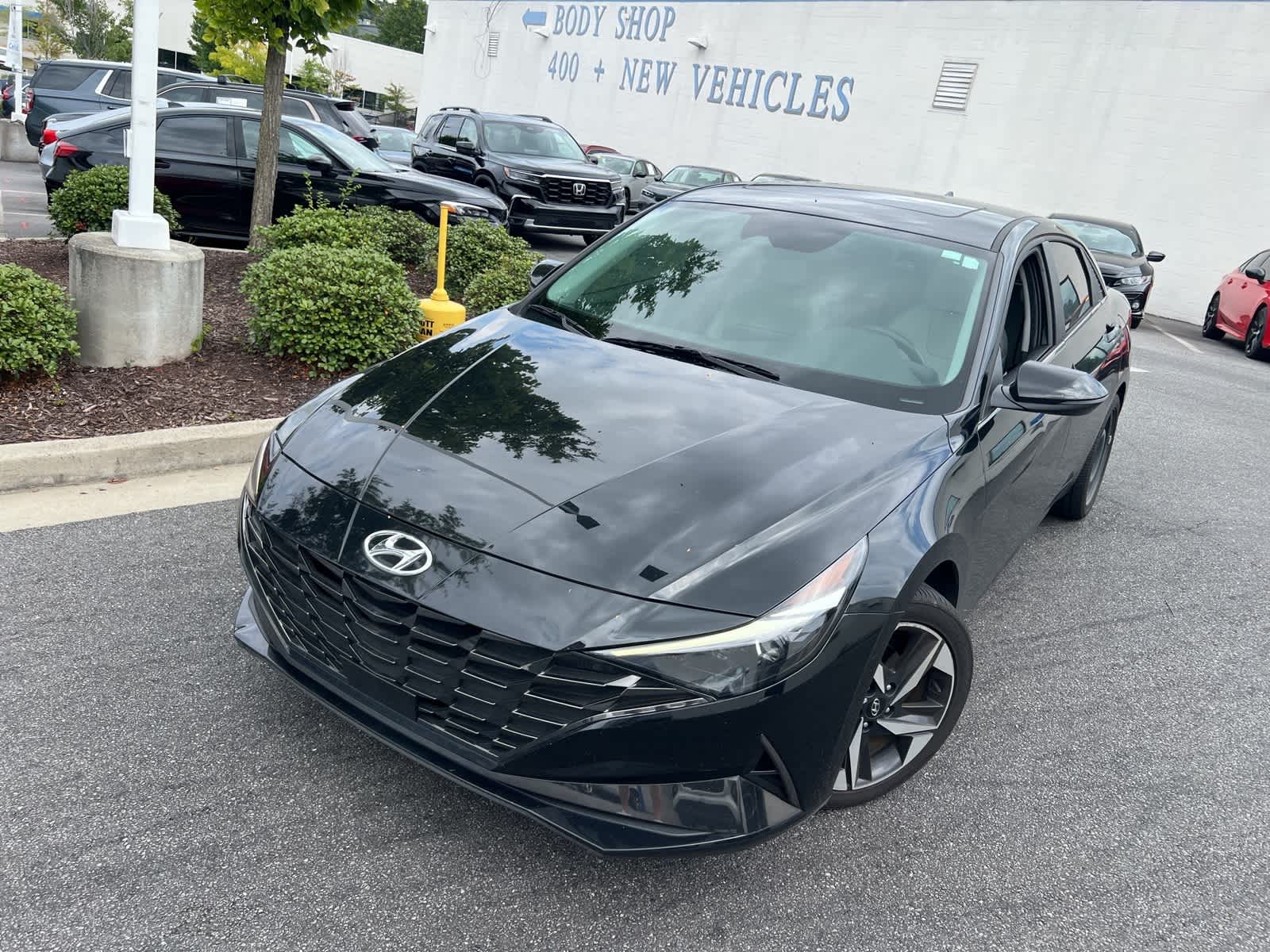 Thumbnail: 2023 Hyundai Elantra - 3