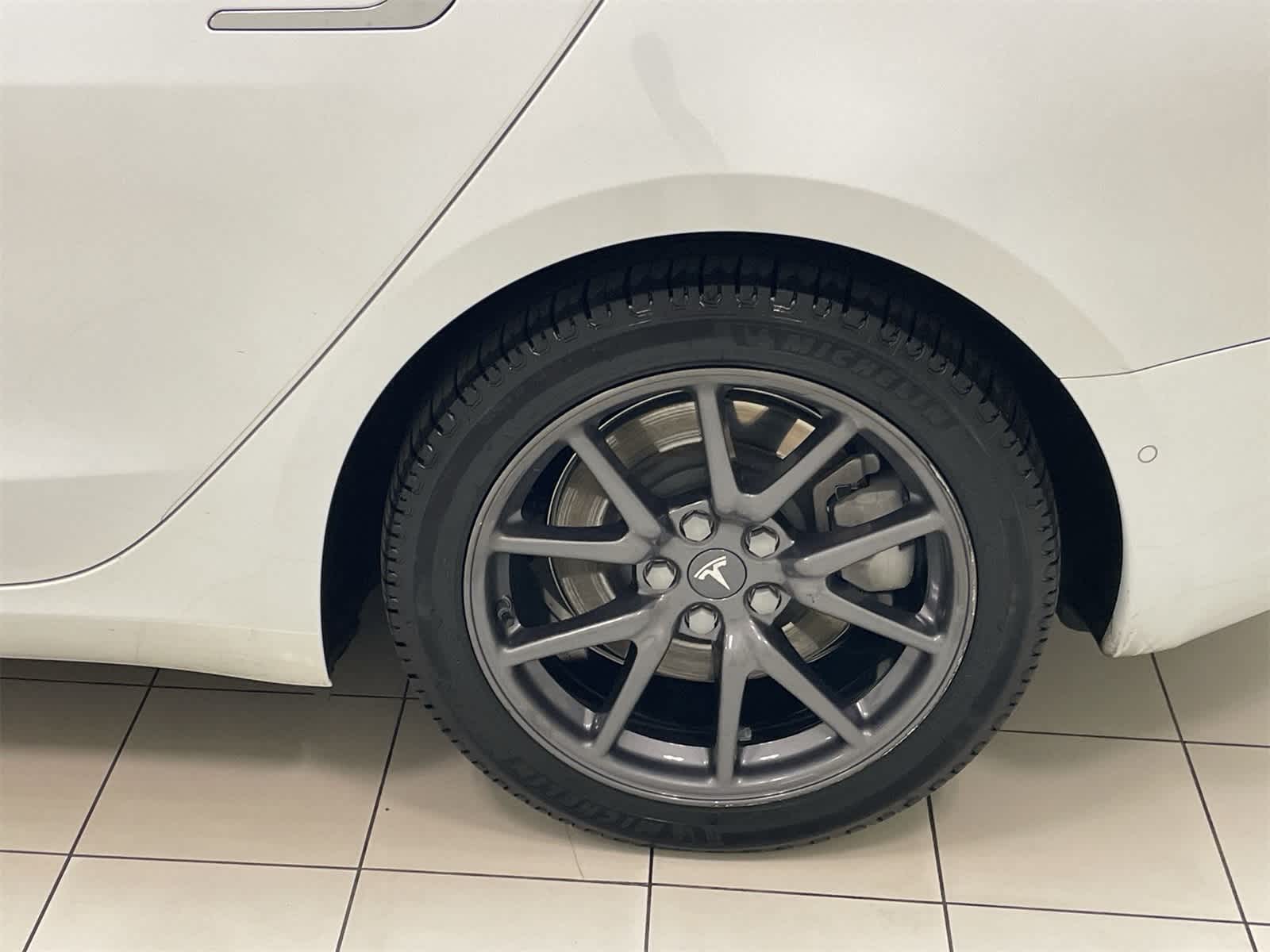 Thumbnail: 2020 Tesla Model 3 - 21