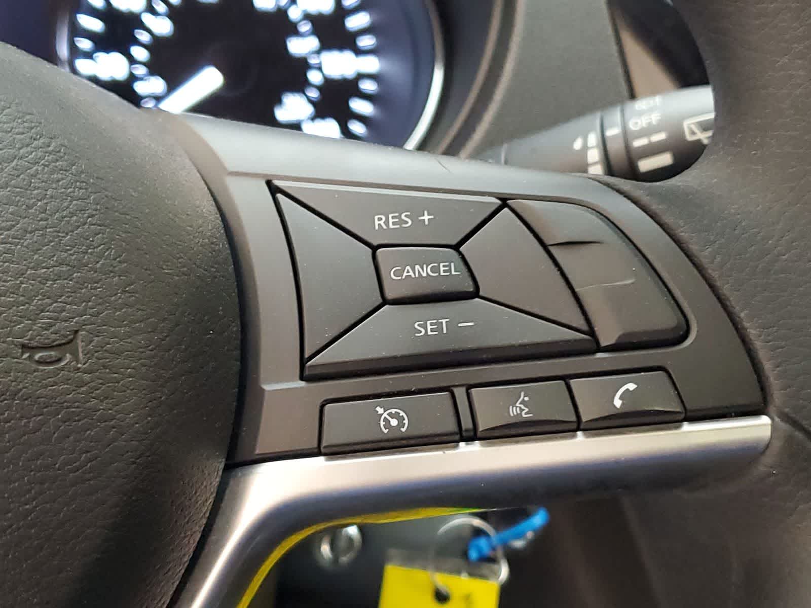 Thumbnail: 2018 Nissan Rogue - 10