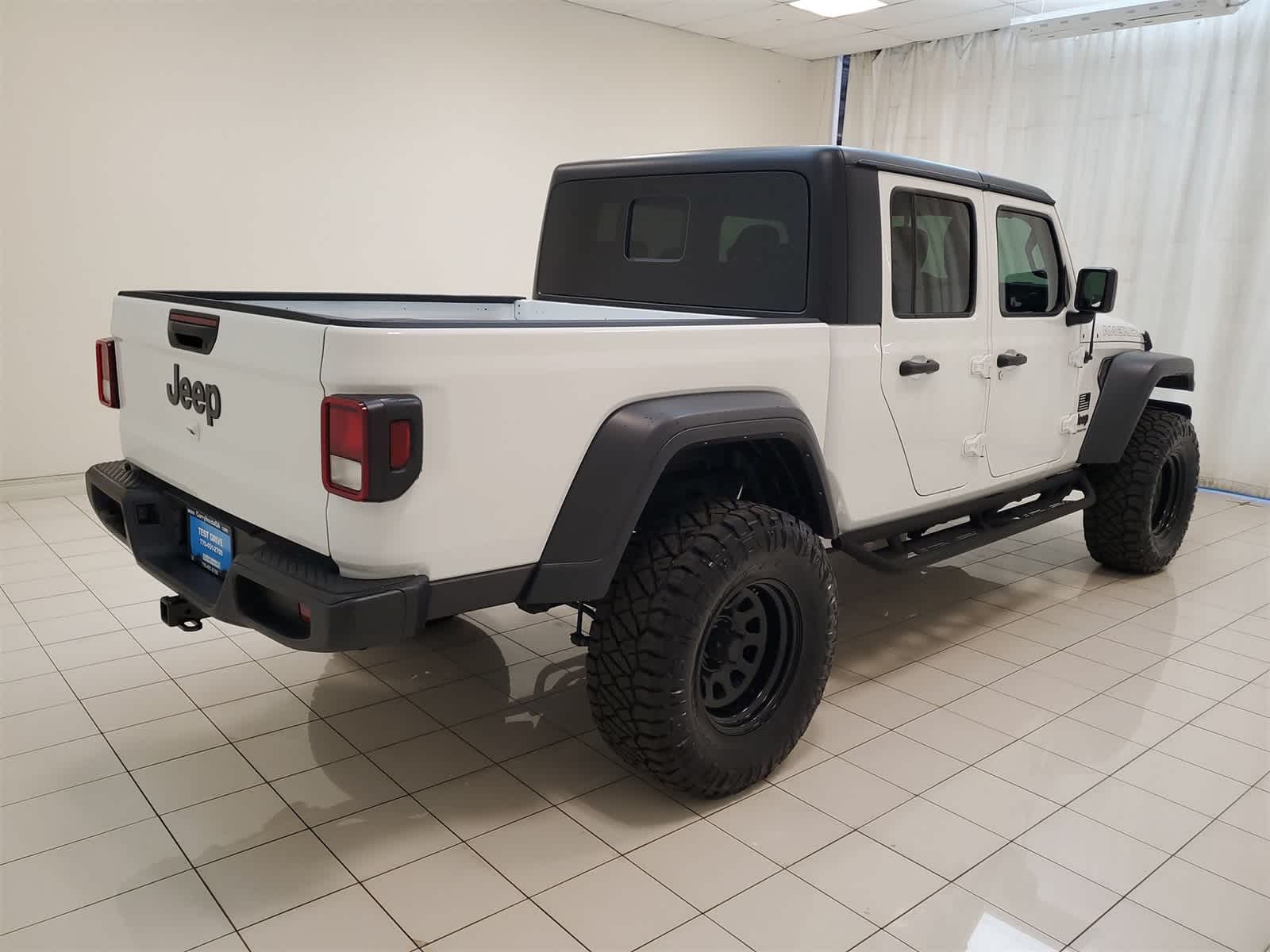 Thumbnail: 2023 Jeep Gladiator - 24
