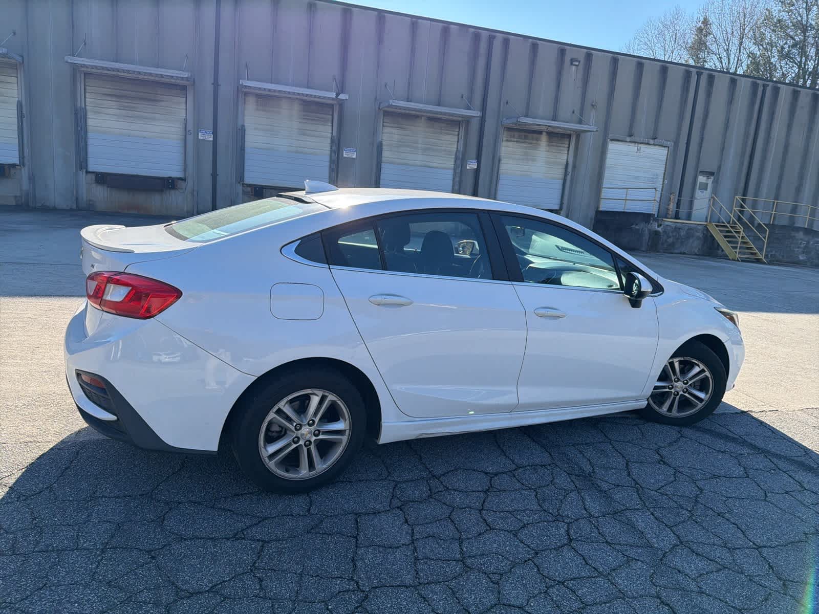 Thumbnail: 2017 Chevrolet Cruze - 11