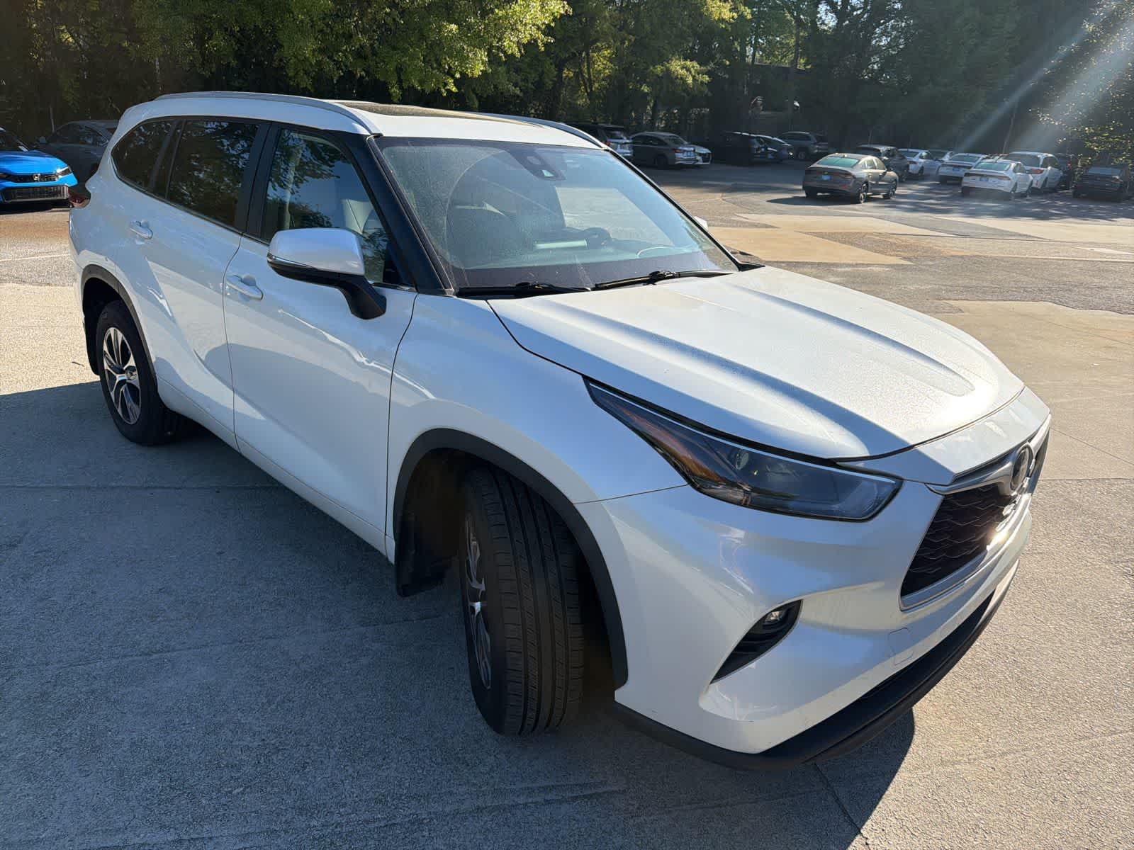Thumbnail: 2023 Toyota Highlander - 14