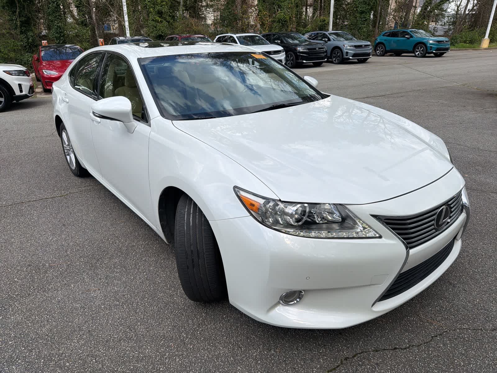 Thumbnail: 2013 Lexus ES - 13