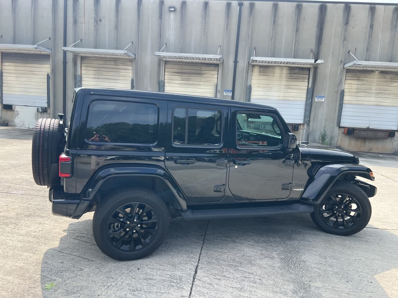 Thumbnail: 2021 Jeep Wrangler - 10